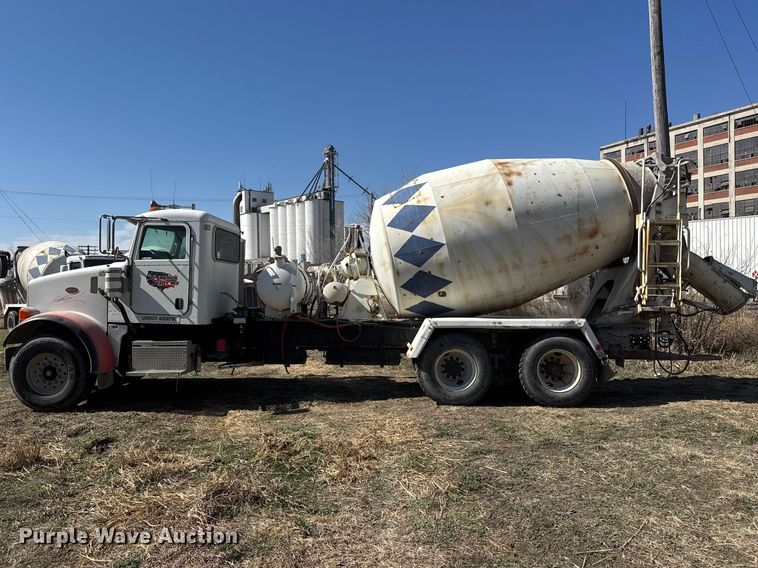 image for item ET1682 2007 Peterbilt 357 ready mix truck