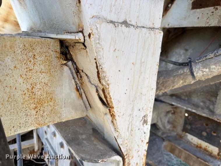 image for item ET1682 2007 Peterbilt 357 ready mix truck