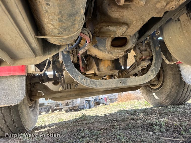 image for item ET1682 2007 Peterbilt 357 ready mix truck