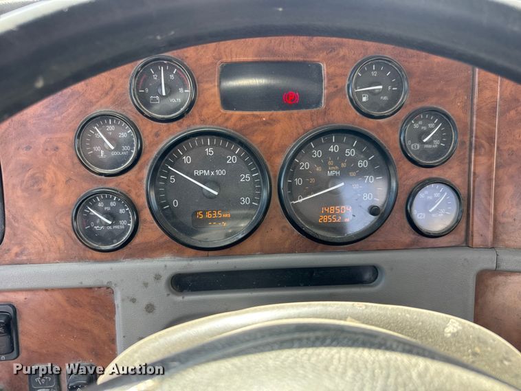 image for item ET1682 2007 Peterbilt 357 ready mix truck