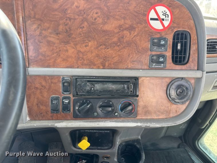 image for item ET1682 2007 Peterbilt 357 ready mix truck