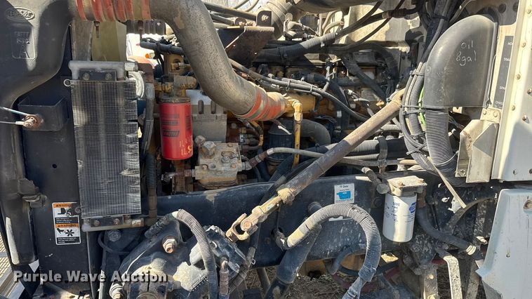 image for item ET1682 2007 Peterbilt 357 ready mix truck