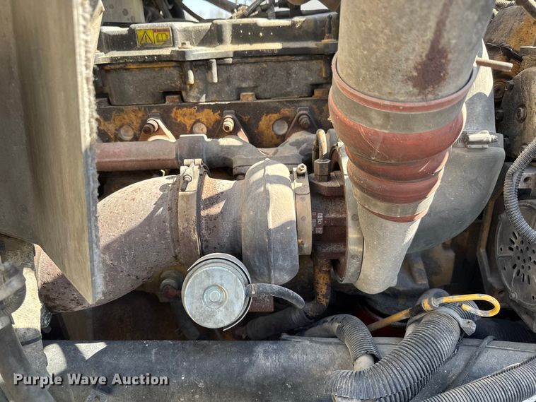 image for item ET1682 2007 Peterbilt 357 ready mix truck