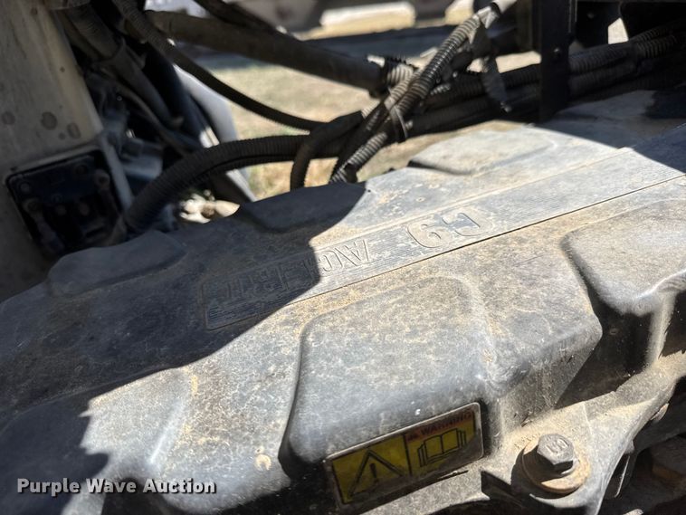 image for item ET1682 2007 Peterbilt 357 ready mix truck