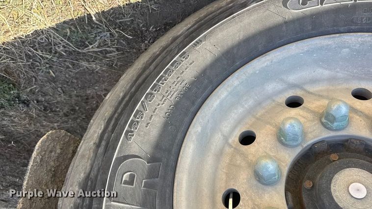 image for item ET1682 2007 Peterbilt 357 ready mix truck