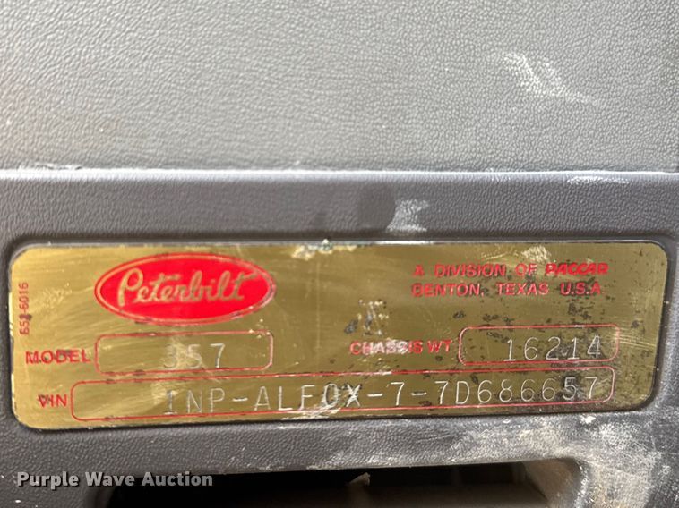 image for item ET1682 2007 Peterbilt 357 ready mix truck