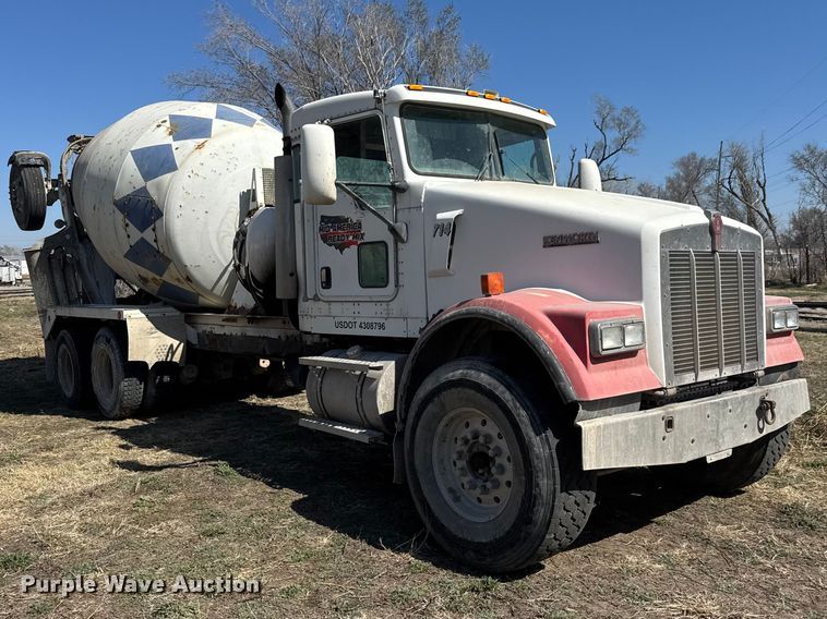 image for item ET1683 2007 Kenworth W900 ready mix truck