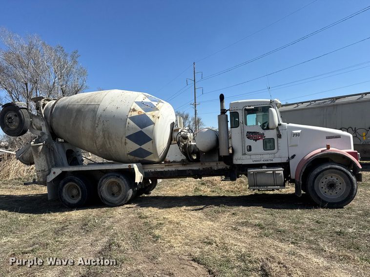 image for item ET1683 2007 Kenworth W900 ready mix truck