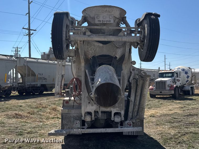 image for item ET1683 2007 Kenworth W900 ready mix truck