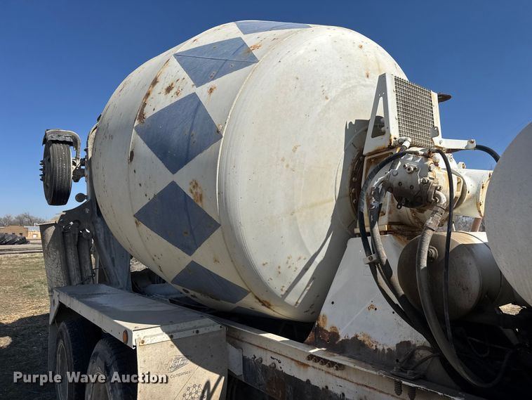 image for item ET1683 2007 Kenworth W900 ready mix truck