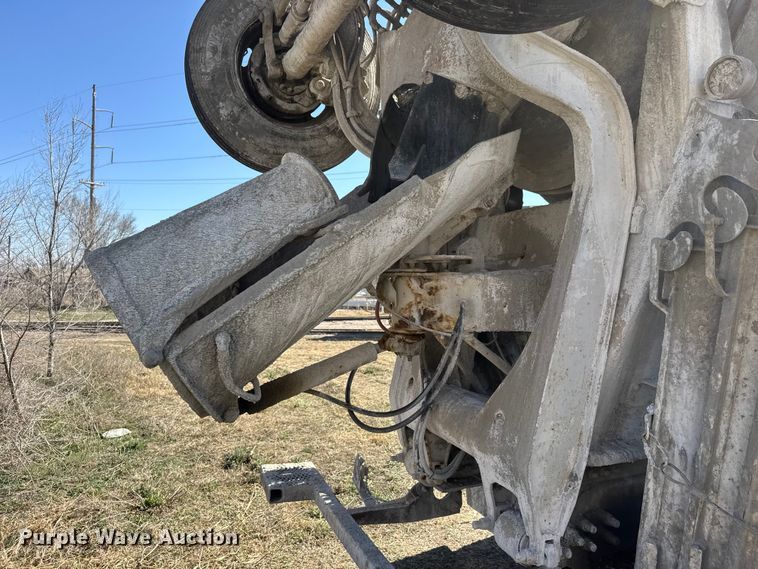 image for item ET1683 2007 Kenworth W900 ready mix truck