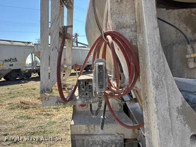 image for item ET1683 2007 Kenworth W900 ready mix truck