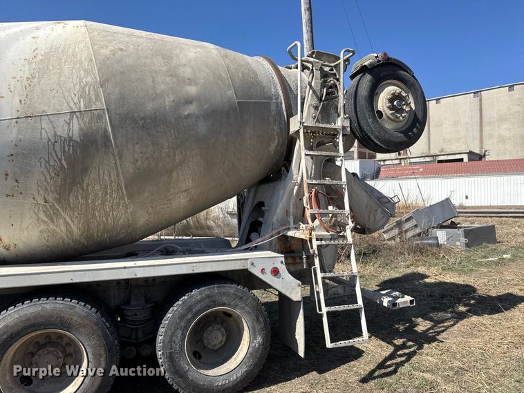 image for item ET1683 2007 Kenworth W900 ready mix truck