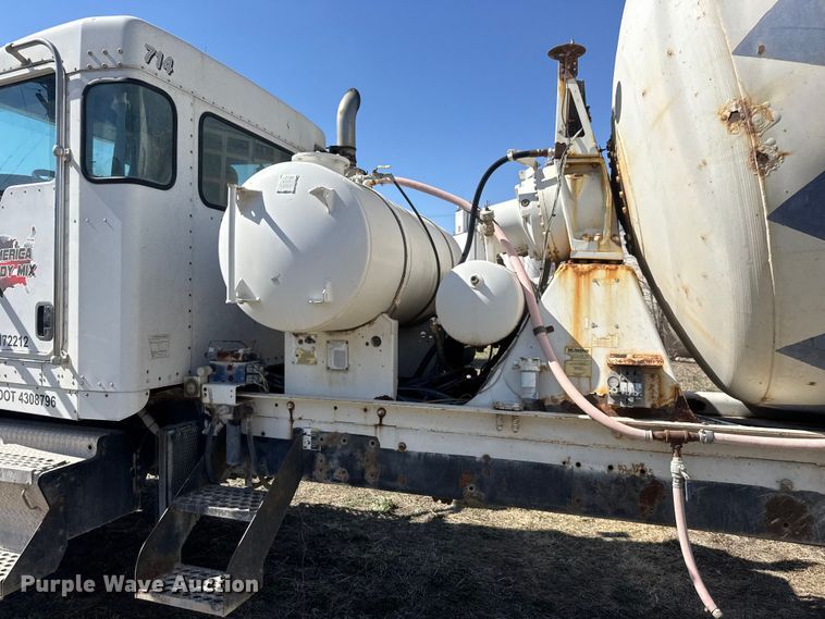 image for item ET1683 2007 Kenworth W900 ready mix truck