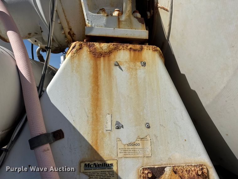 image for item ET1683 2007 Kenworth W900 ready mix truck