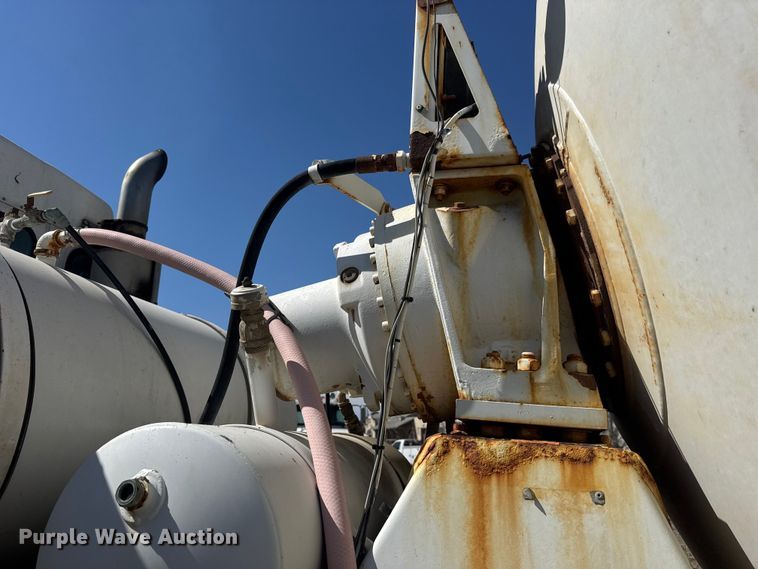 image for item ET1683 2007 Kenworth W900 ready mix truck