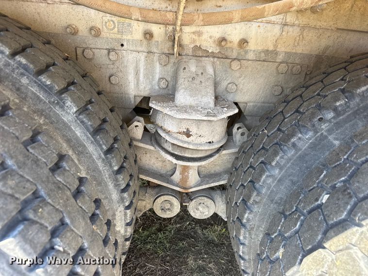 image for item ET1683 2007 Kenworth W900 ready mix truck