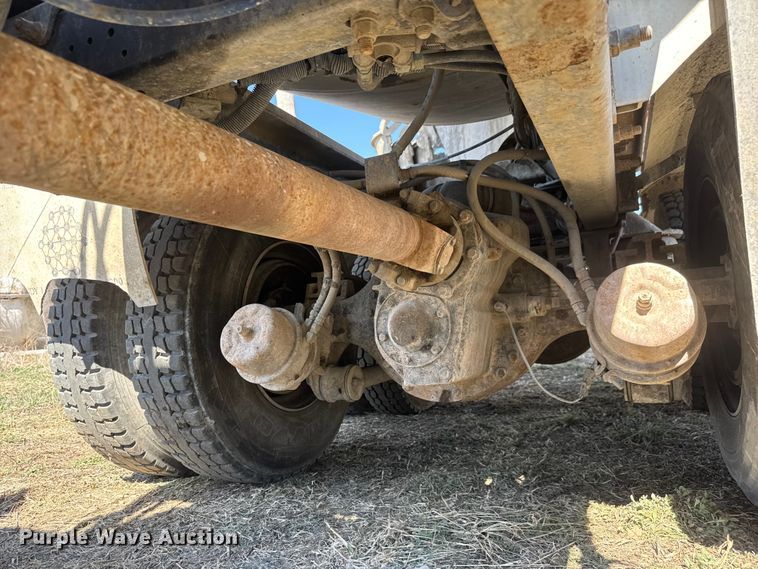 image for item ET1683 2007 Kenworth W900 ready mix truck