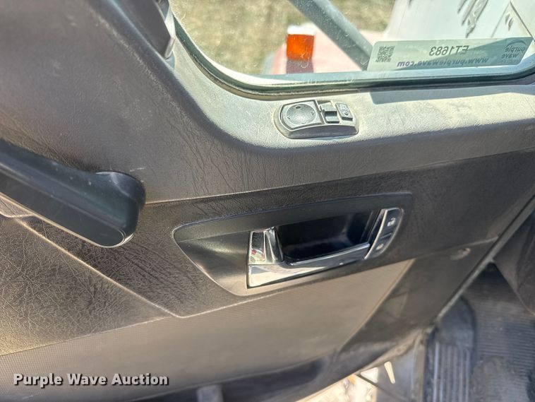 image for item ET1683 2007 Kenworth W900 ready mix truck