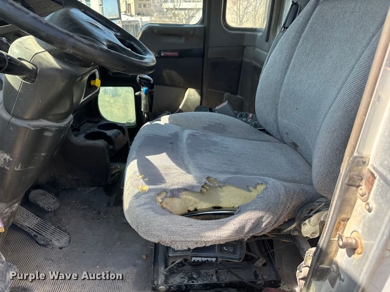 image for item ET1683 2007 Kenworth W900 ready mix truck