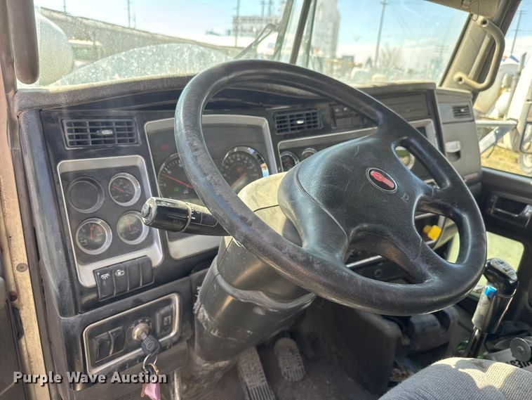 image for item ET1683 2007 Kenworth W900 ready mix truck