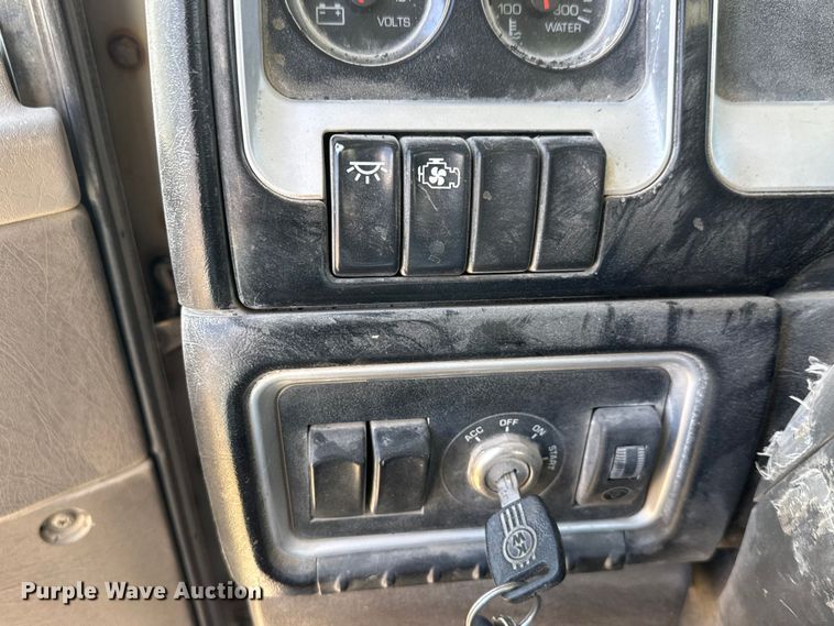 image for item ET1683 2007 Kenworth W900 ready mix truck