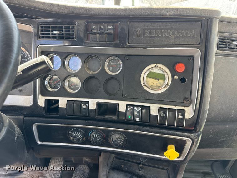 image for item ET1683 2007 Kenworth W900 ready mix truck