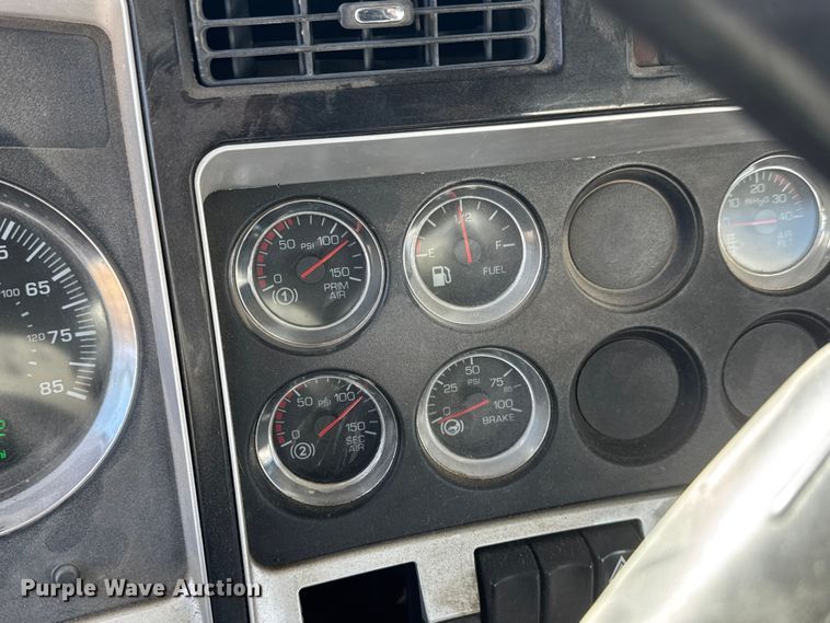 image for item ET1683 2007 Kenworth W900 ready mix truck