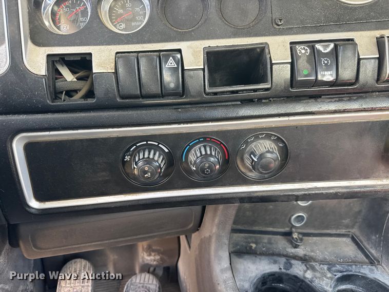 image for item ET1683 2007 Kenworth W900 ready mix truck