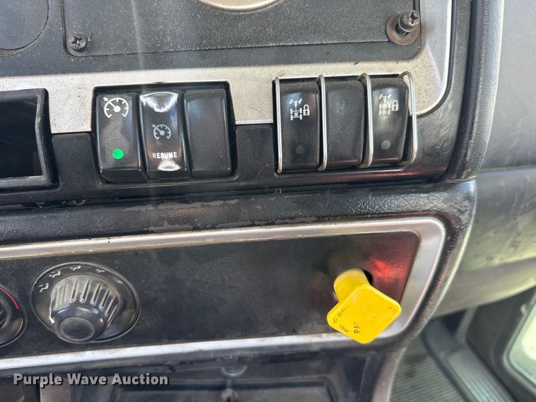 image for item ET1683 2007 Kenworth W900 ready mix truck