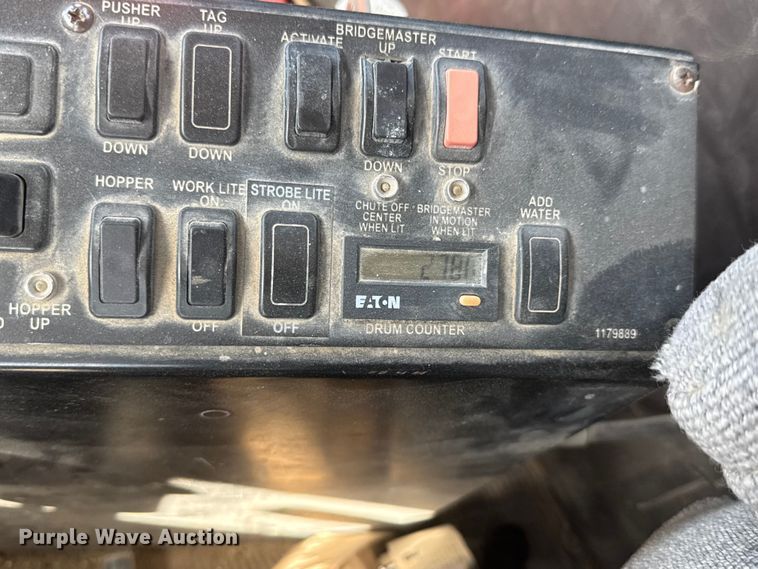 image for item ET1683 2007 Kenworth W900 ready mix truck