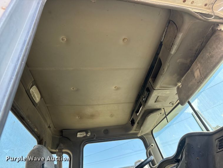 image for item ET1683 2007 Kenworth W900 ready mix truck