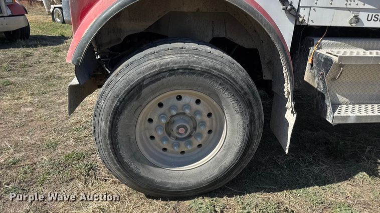 image for item ET1683 2007 Kenworth W900 ready mix truck