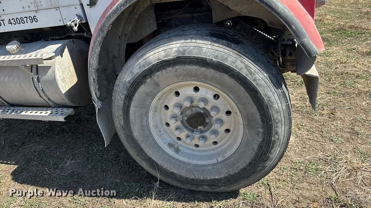 image for item ET1683 2007 Kenworth W900 ready mix truck