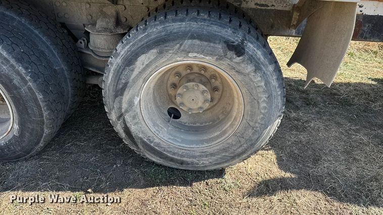 image for item ET1683 2007 Kenworth W900 ready mix truck