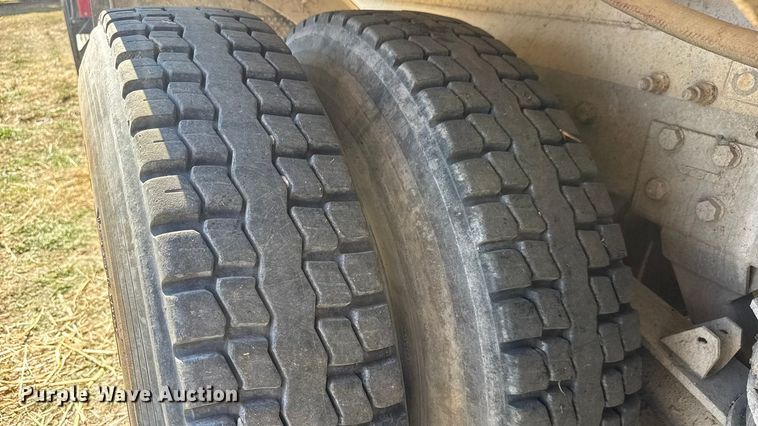 image for item ET1683 2007 Kenworth W900 ready mix truck