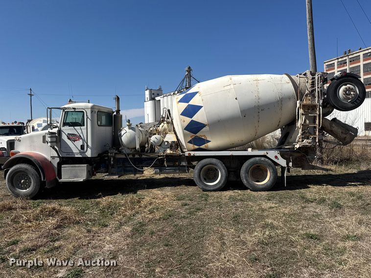 image for item ET1684 2007 Peterbilt 357 ready mix truck
