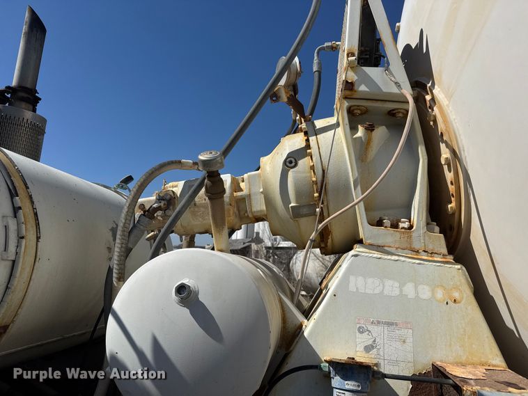 image for item ET1684 2007 Peterbilt 357 ready mix truck