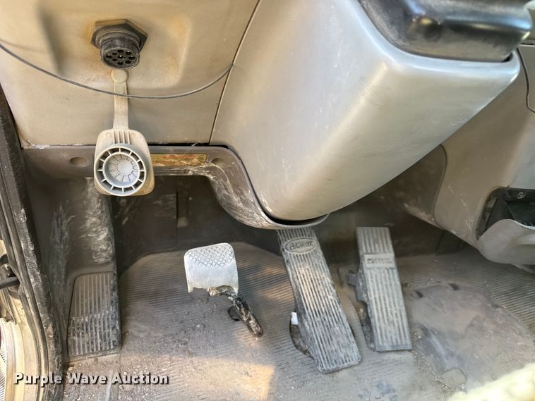 image for item ET1684 2007 Peterbilt 357 ready mix truck