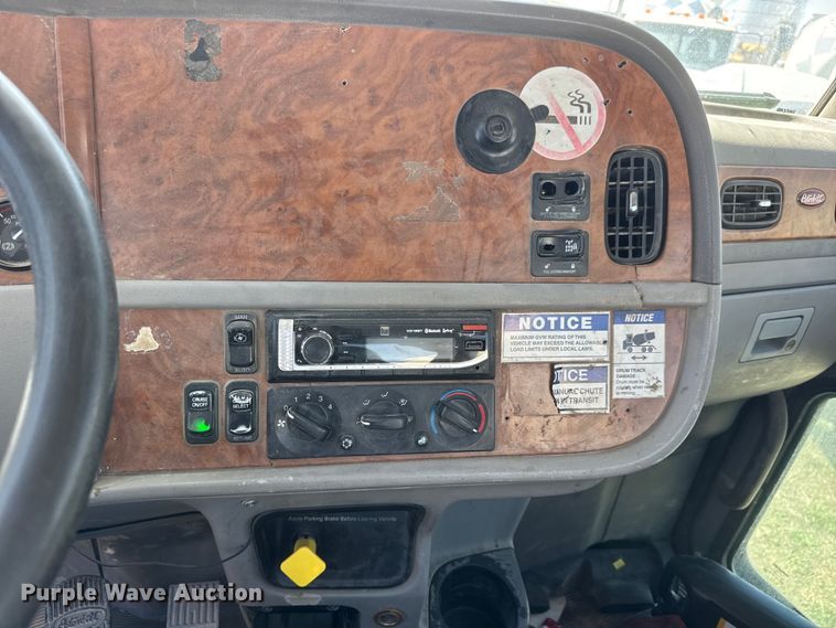 image for item ET1684 2007 Peterbilt 357 ready mix truck