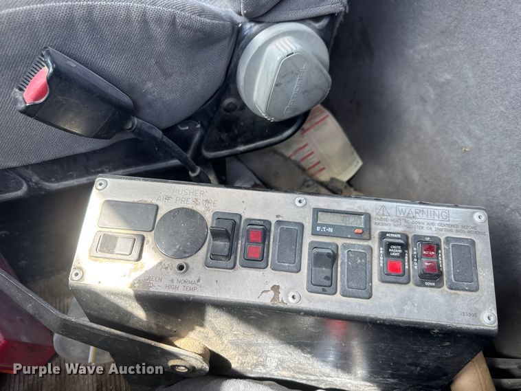 image for item ET1684 2007 Peterbilt 357 ready mix truck