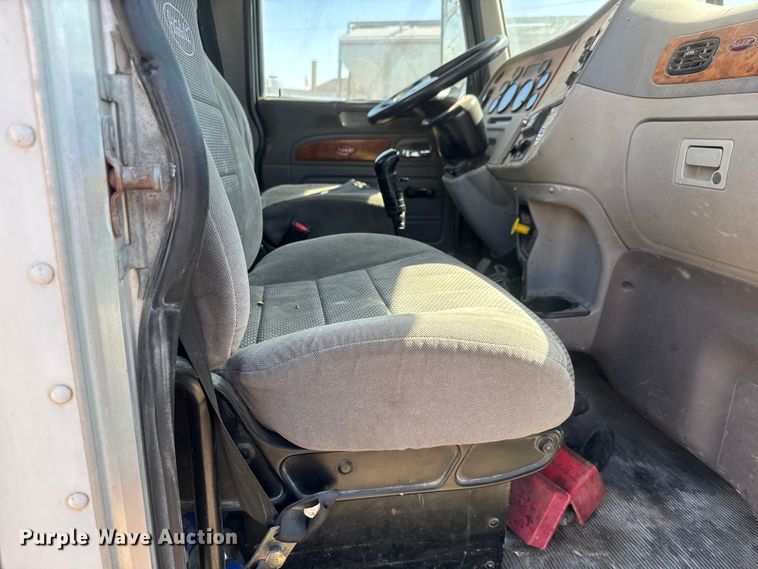 image for item ET1684 2007 Peterbilt 357 ready mix truck