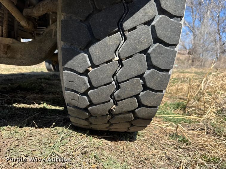 image for item ET1684 2007 Peterbilt 357 ready mix truck