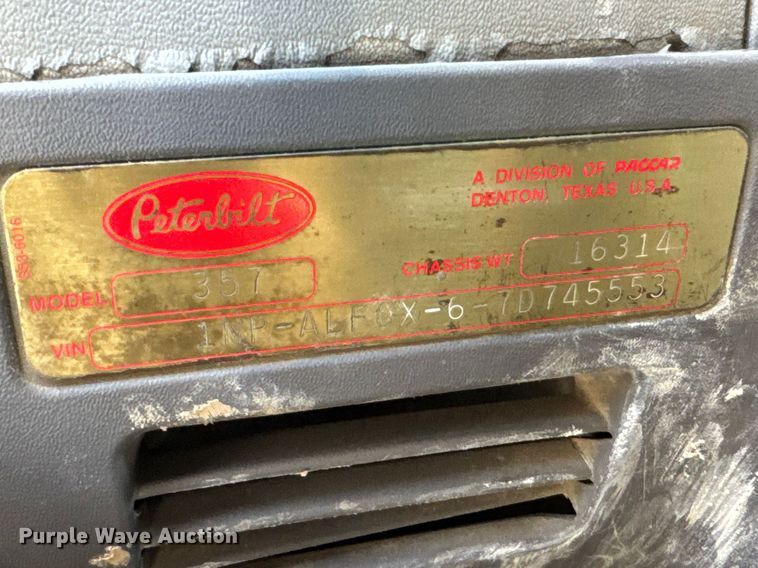 image for item ET1684 2007 Peterbilt 357 ready mix truck