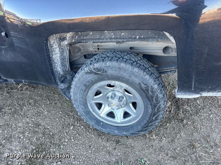 image for item ET1699 2016 Chevrolet Silverado 1500 Ext. Cab pickup truck