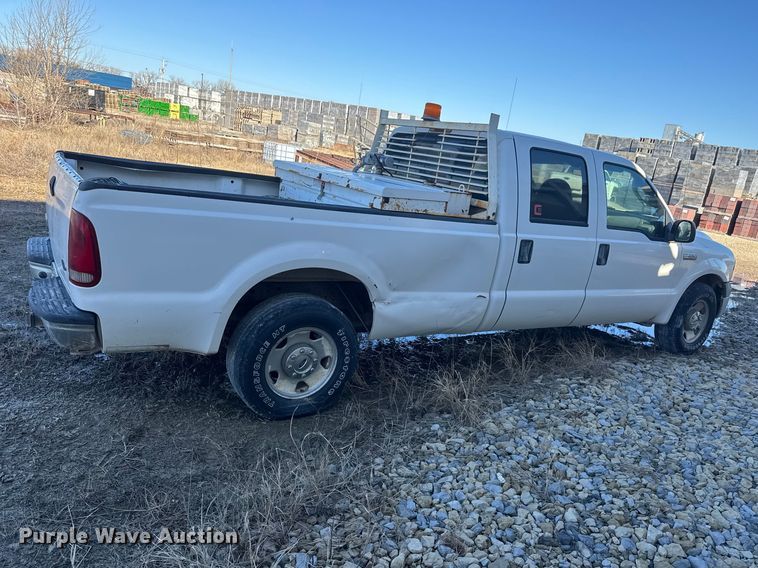image for item ET1700 2005 Ford F250 Super Duty Crew Cab pickup truck