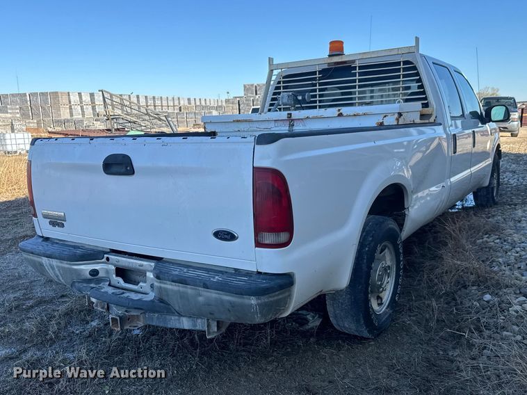 image for item ET1700 2005 Ford F250 Super Duty Crew Cab pickup truck