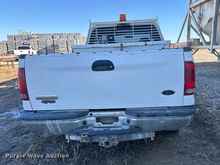 image for item ET1700 2005 Ford F250 Super Duty Crew Cab pickup truck