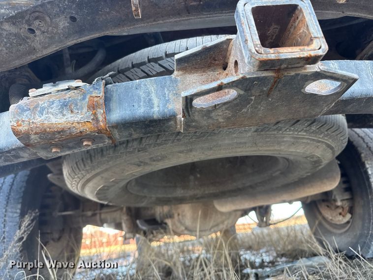 image for item ET1700 2005 Ford F250 Super Duty Crew Cab pickup truck