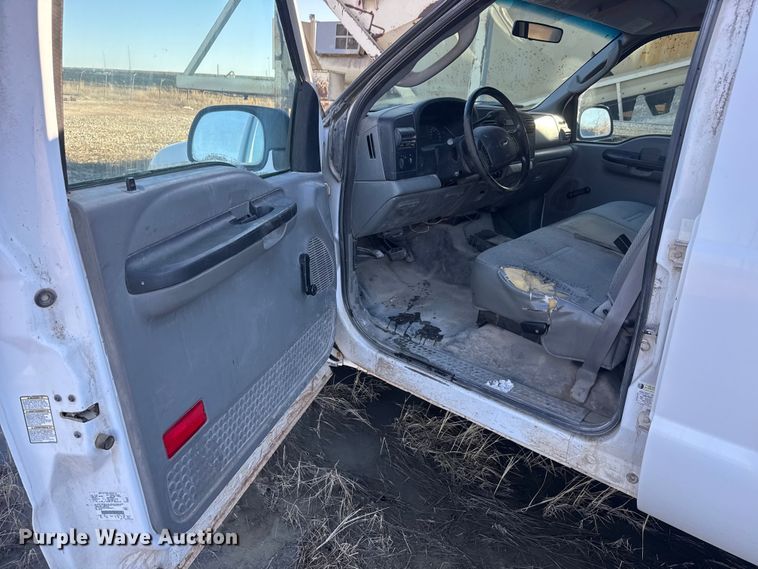 image for item ET1700 2005 Ford F250 Super Duty Crew Cab pickup truck